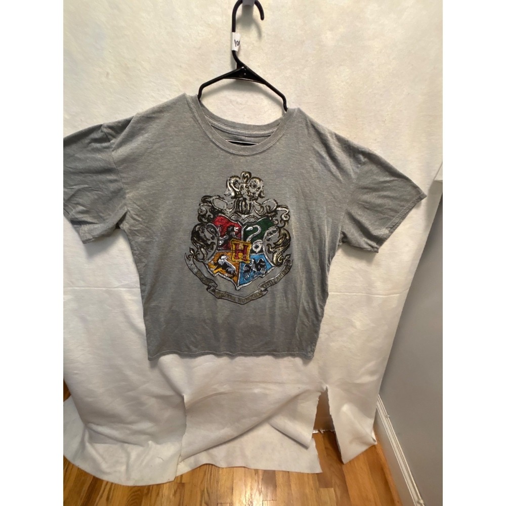 Harry‎ Potter Wizarding World XL/XXL Grey T-Shirt With House Crest